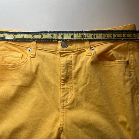 Sunny Yellow Cropped Jeans for Women - Picture 7 of 10